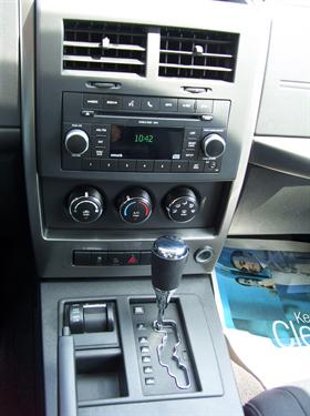 Jeep Liberty 2010 photo 1