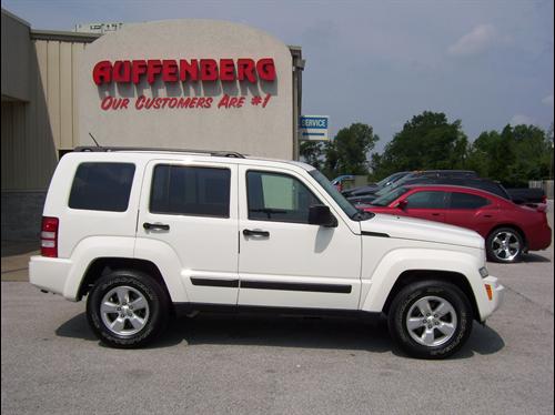 Jeep Liberty 2010 photo 4