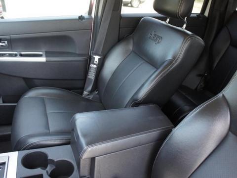Jeep Liberty 2010 photo 2