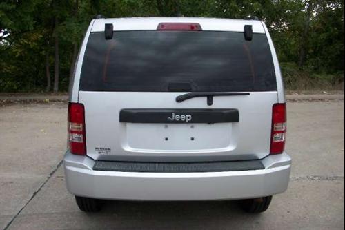 Jeep Liberty 2010 photo 3