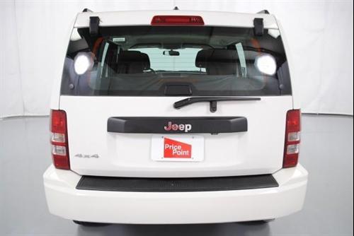 Jeep Liberty 2010 photo 2