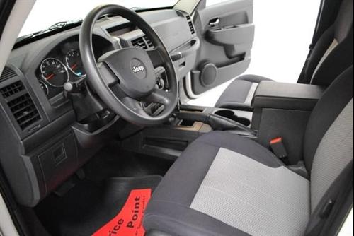 Jeep Liberty 2010 photo 3