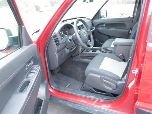 Jeep Liberty 2010 photo 5