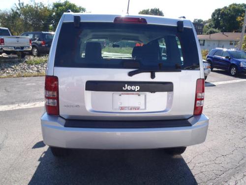 Jeep Liberty 2010 photo 3
