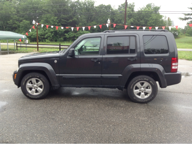 Jeep Liberty 2010 photo 2