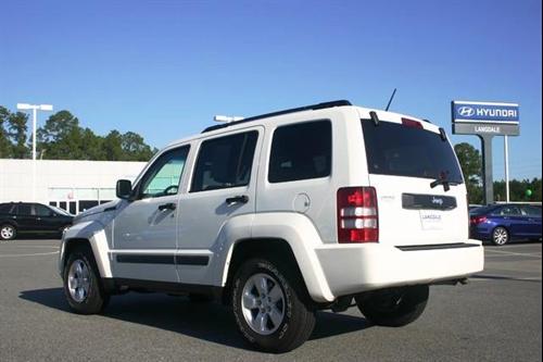 Jeep Liberty 2010 photo 3