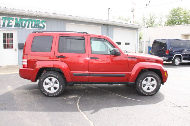 Jeep Liberty 2010 photo 11