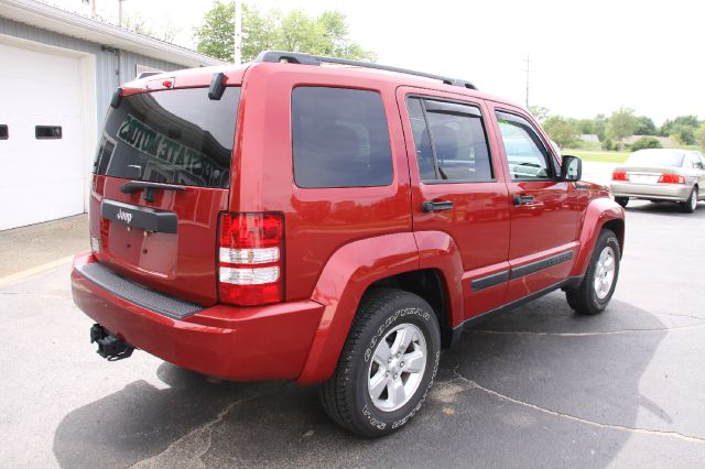 Jeep Liberty 2010 photo 12