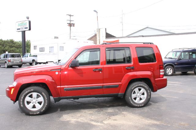 Jeep Liberty 2010 photo 14