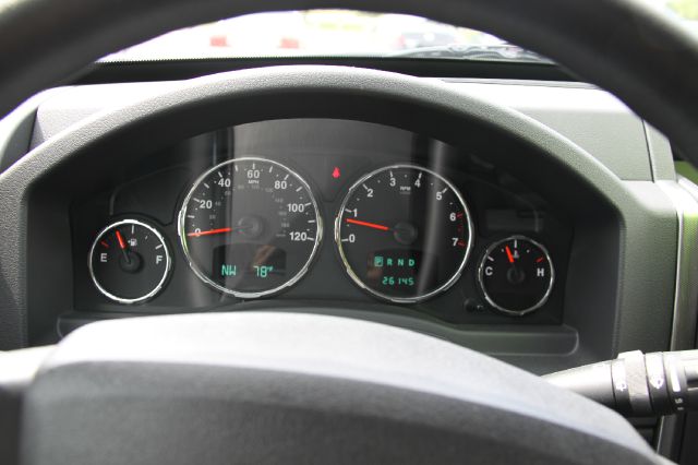 Jeep Liberty 2010 photo 15