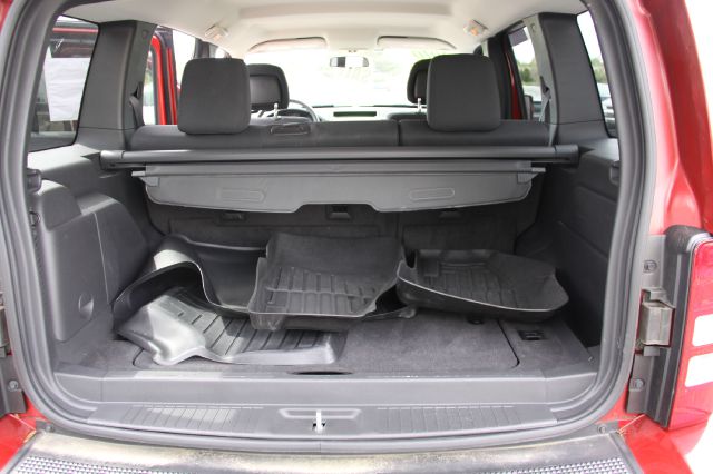 Jeep Liberty 2010 photo 2