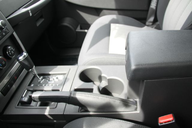 Jeep Liberty 2010 photo 26