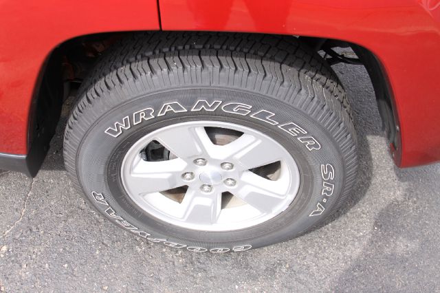 Jeep Liberty 2010 photo 28