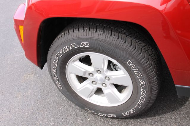 Jeep Liberty 2010 photo 29