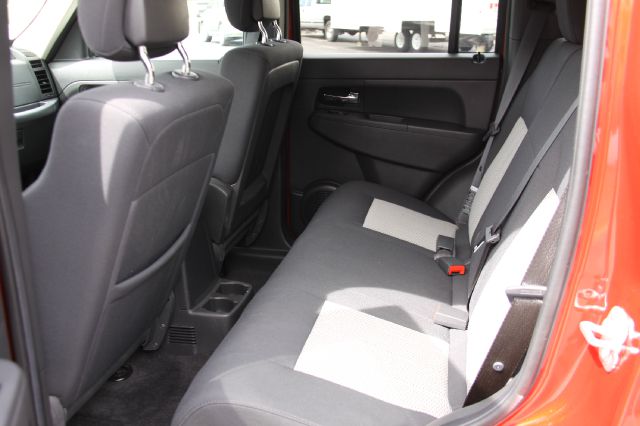 Jeep Liberty 2010 photo 30