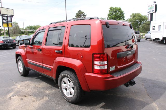 Jeep Liberty 2010 photo 33