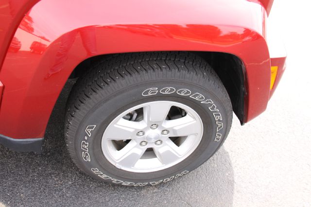 Jeep Liberty 2010 photo 35