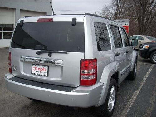 Jeep Liberty 2010 photo 2