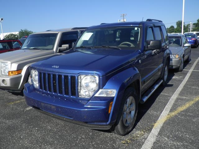 Jeep Liberty 2010 photo 2