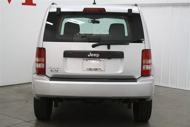 Jeep Liberty 2010 photo 3