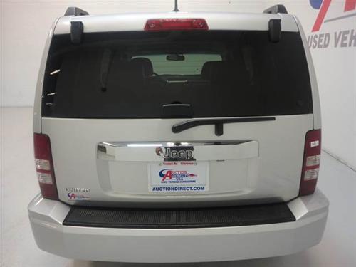 Jeep Liberty 2010 photo 2