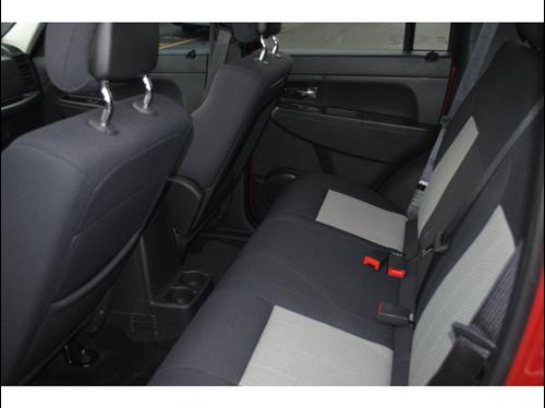 Jeep Liberty 2010 photo 4