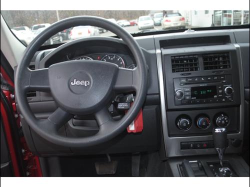 Jeep Liberty 2010 photo 5