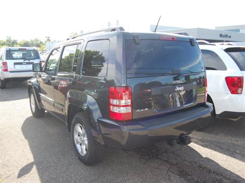 Jeep Liberty 2010 photo 2