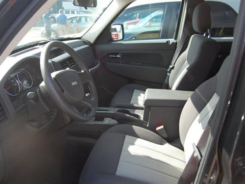 Jeep Liberty 2010 photo 5