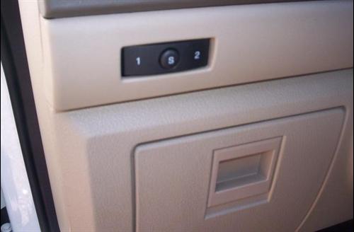 Jeep Liberty 2010 photo 2