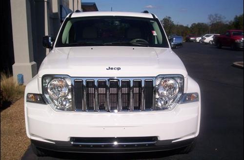 Jeep Liberty 2010 photo 4