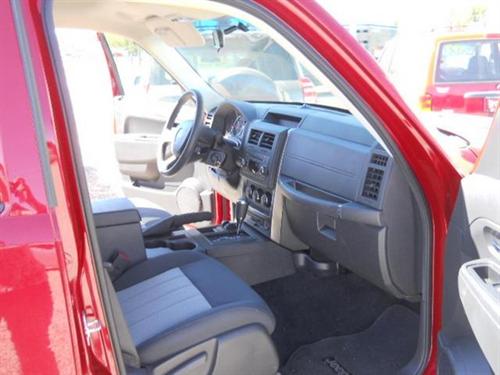 Jeep Liberty 2010 photo 1