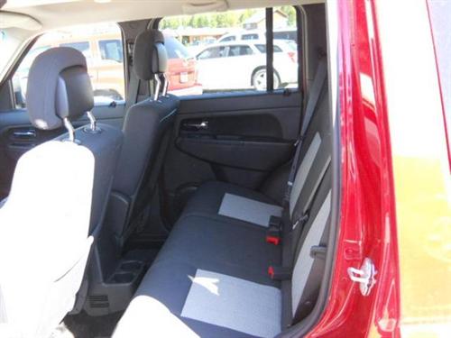 Jeep Liberty 2010 photo 2