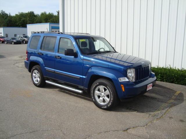 Jeep Liberty 2010 photo 2