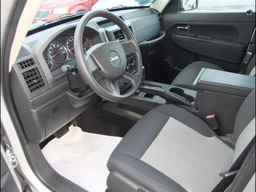 Jeep Liberty 2010 photo 1