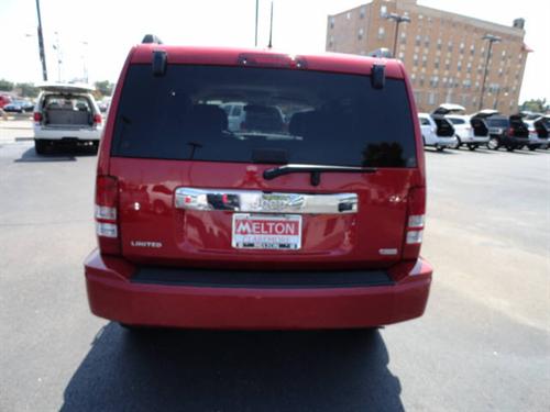 Jeep Liberty 2010 photo 2