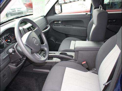 Jeep Liberty 2010 photo 1