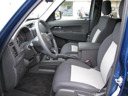 Jeep Liberty 2010 photo 1