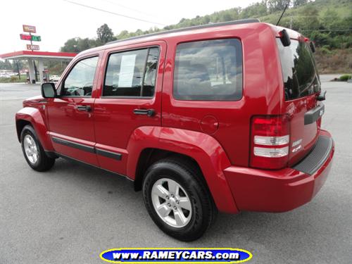 Jeep Liberty 2010 photo 2