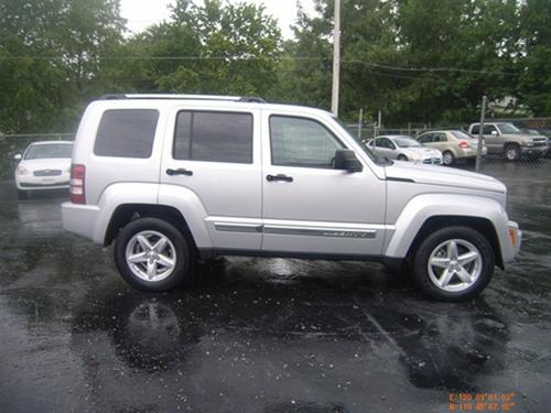 Jeep Liberty 2010 photo 2