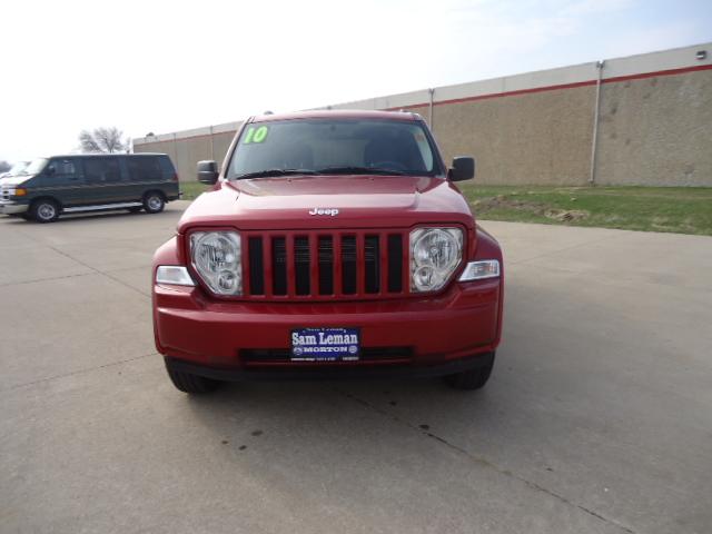 Jeep Liberty 2010 photo 4