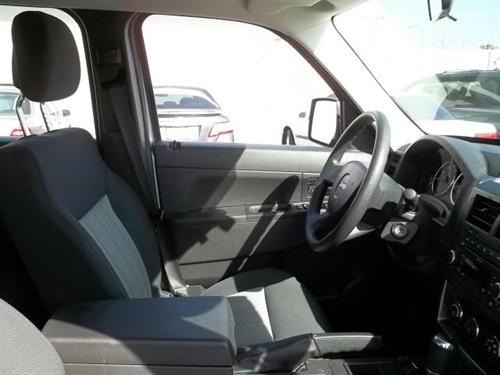 Jeep Liberty 2010 photo 3