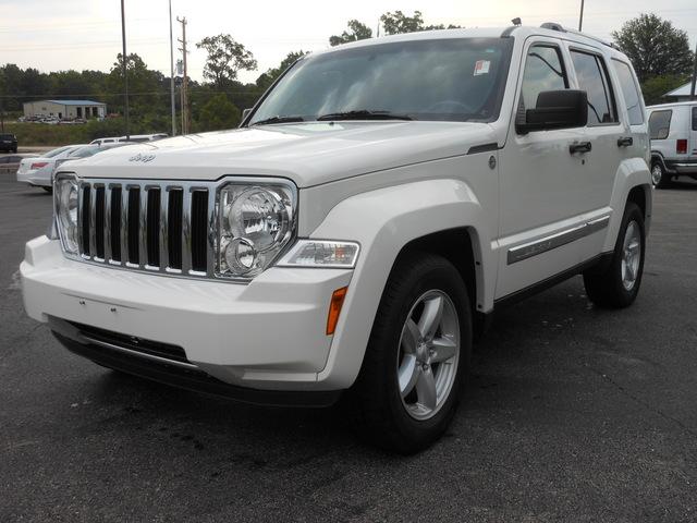 Jeep Liberty 2010 photo 1
