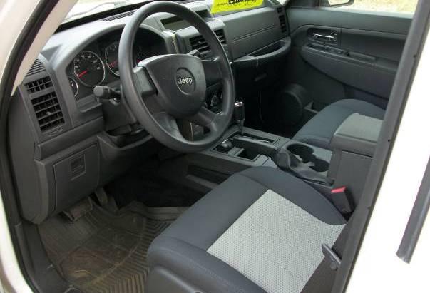 Jeep Liberty 2010 photo 3