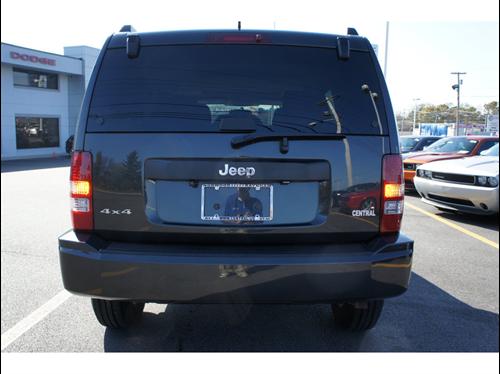 Jeep Liberty 2010 photo 1