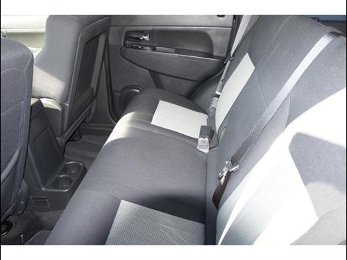 Jeep Liberty 2010 photo 3