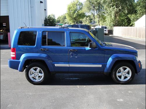 Jeep Liberty 2010 photo 1