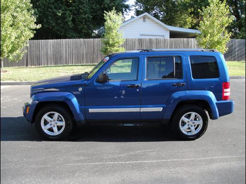 Jeep Liberty 2010 photo 4