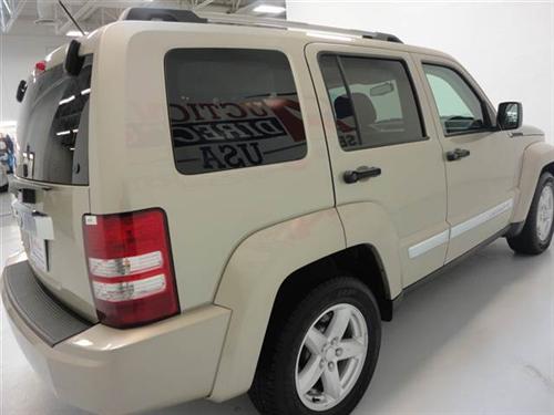 Jeep Liberty 2010 photo 2