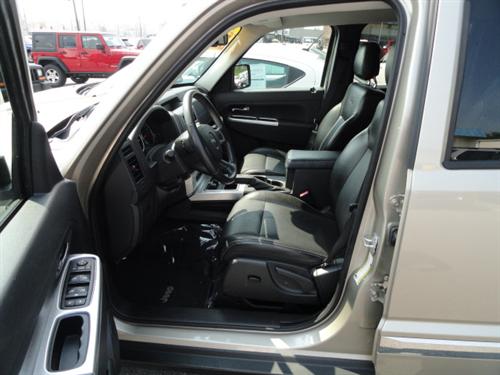 Jeep Liberty 2010 photo 1